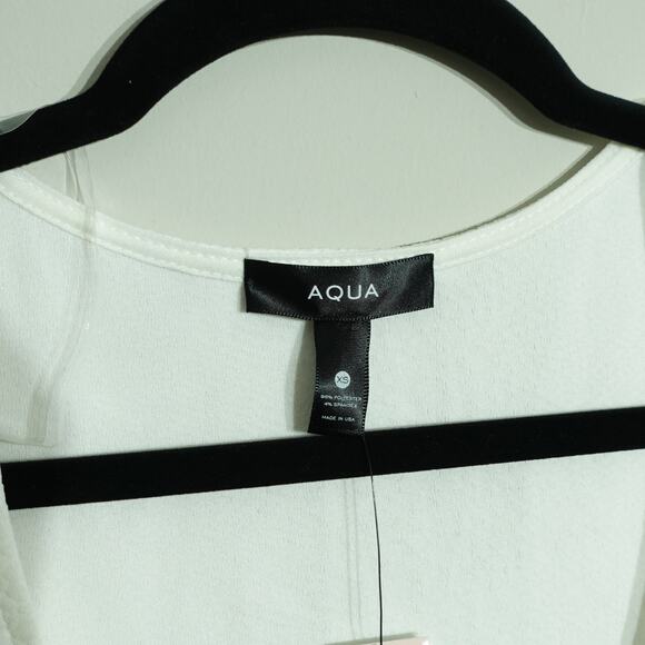 NWT AQUA Womens Sheath Dress Scoop Neck Snakeskin Textured White Size XS - Picture 2 of 9